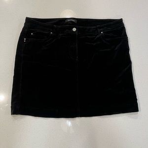 White House Black Market black velour mini skirt ladies 14 (woman womens)